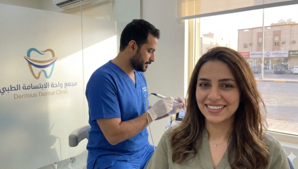 الابتسامة اللثوية: وداعاً للإحراج وحلول تجميلية مبتكرة في شرق الرياض مع د. محمد الطبال